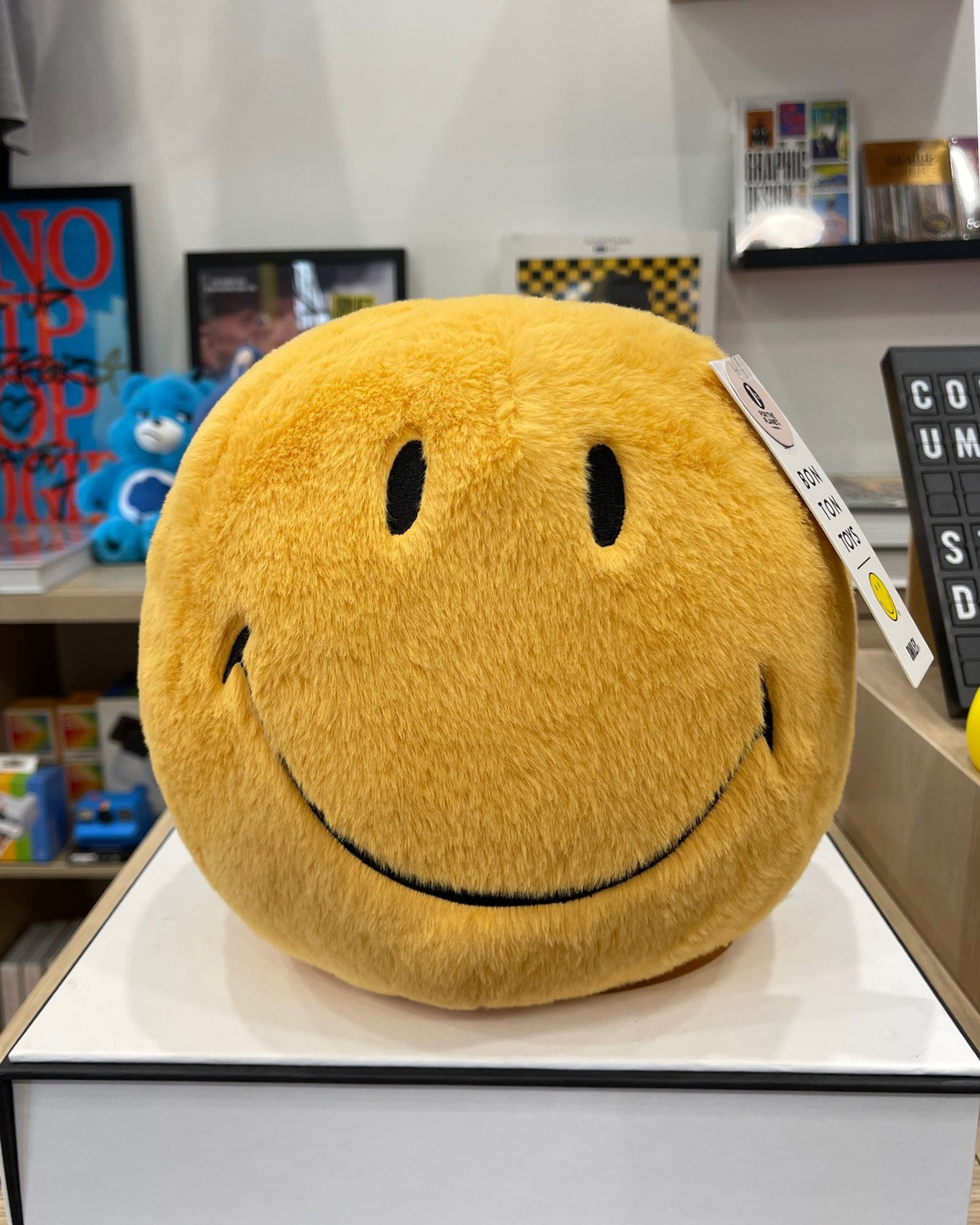 Peluche Smiley jaune 23 cm