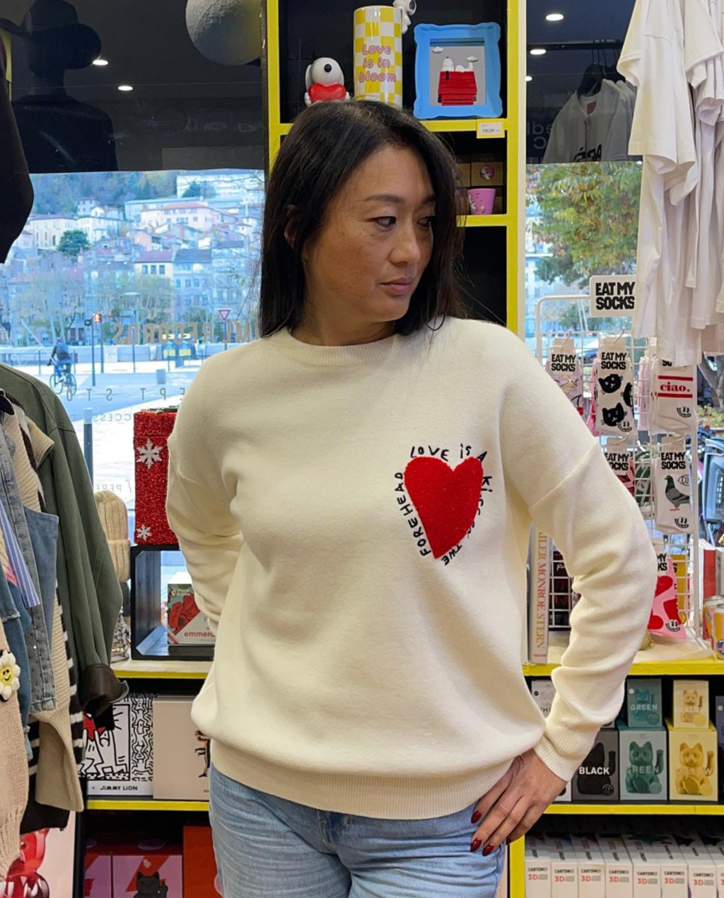 Pullover Coeur Rouge Broderie "Love is a kiss"