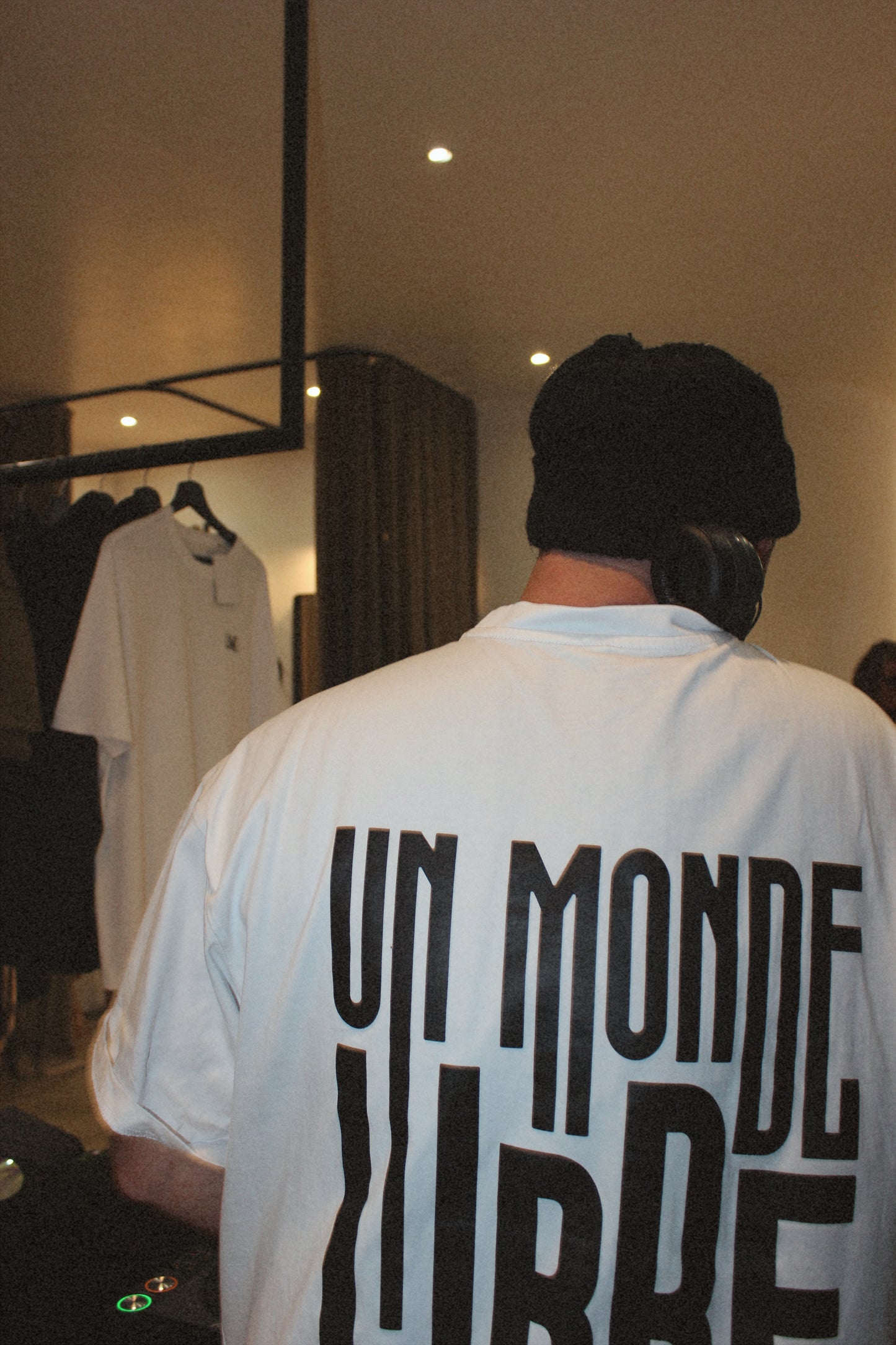 Un Monde Libre T-shirt